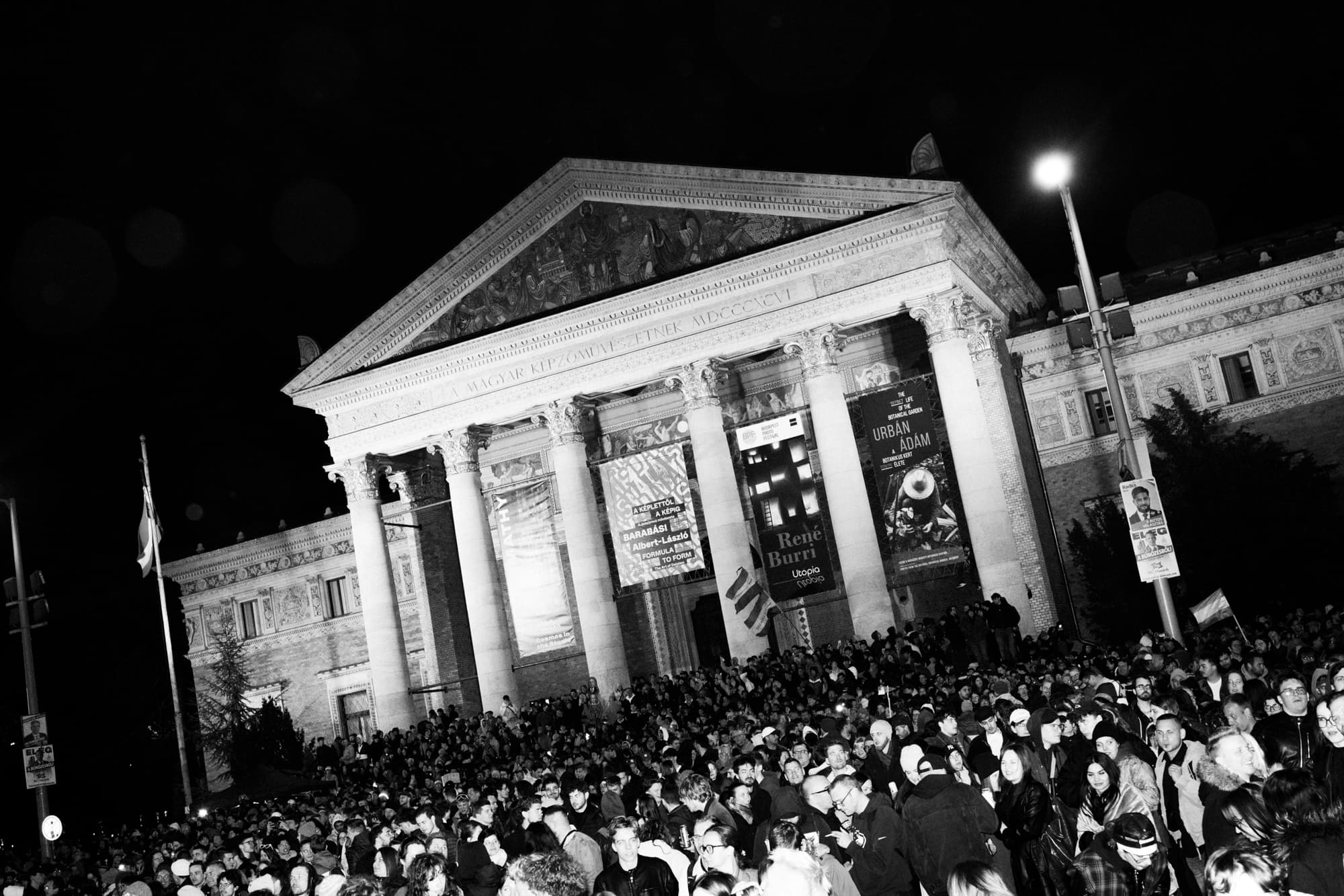 Two days ahead of Hungary’s highly anticipated election, more than 100,000 people gathered at Heroes’ Square and the surrounding avenues in Budapest. The event served as a rallying call urging citizens to head to the polls on Sunday and vote out the government of Prime Minister Viktor Orbán.